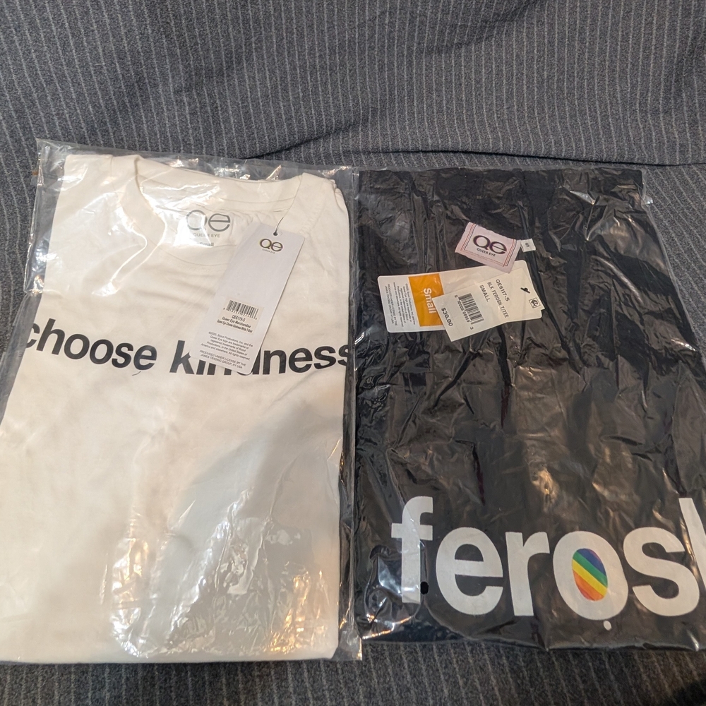 QED London Black and White Apparel Set